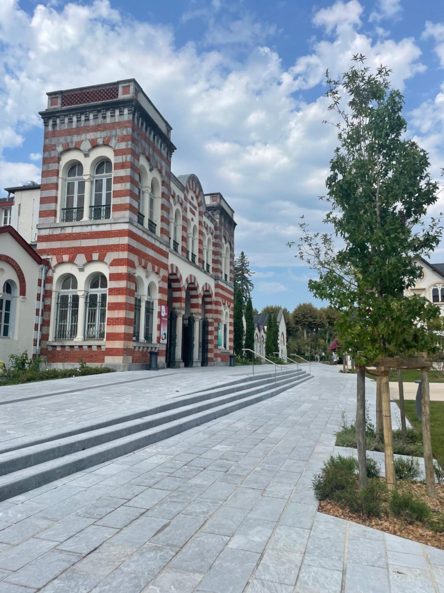 Studio Lumineux Au Calme En Centre Ville, Face Aux Thermes Salies-de-Béarn Εξωτερικό φωτογραφία